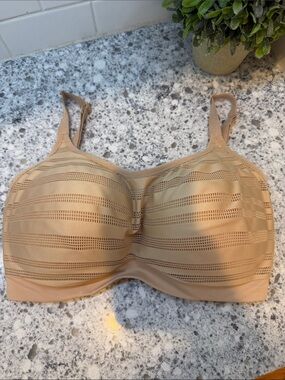 Le Mystere  Bra with Breathable Laser-Cut Design size 34G new no tags